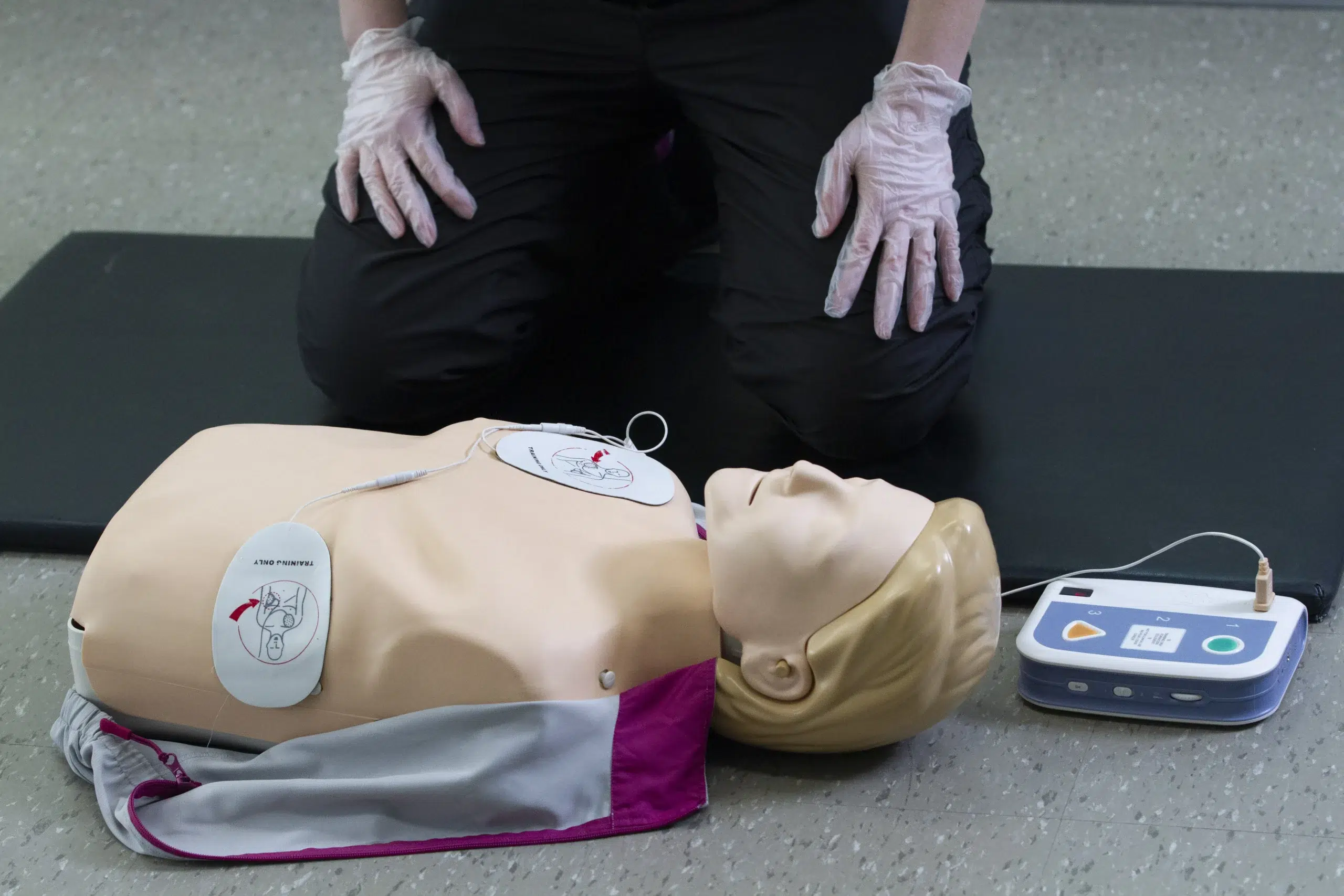 Find BLS Training Near Me: Top Providers & Courses